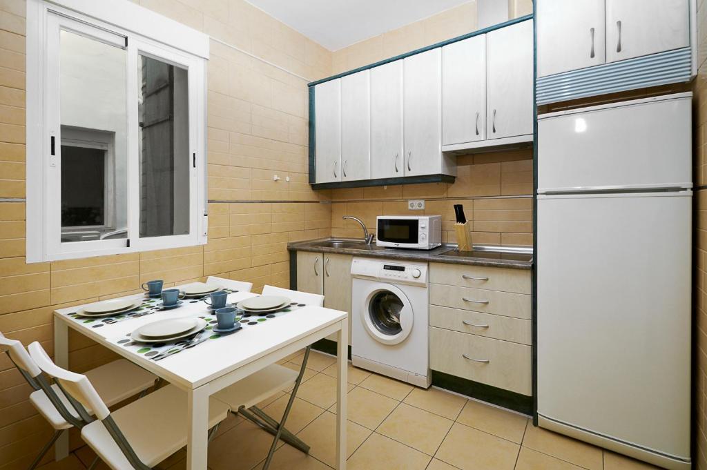 Apartment mit 2 Schlafzimmern und Balkon (4-5 Erwachsene)